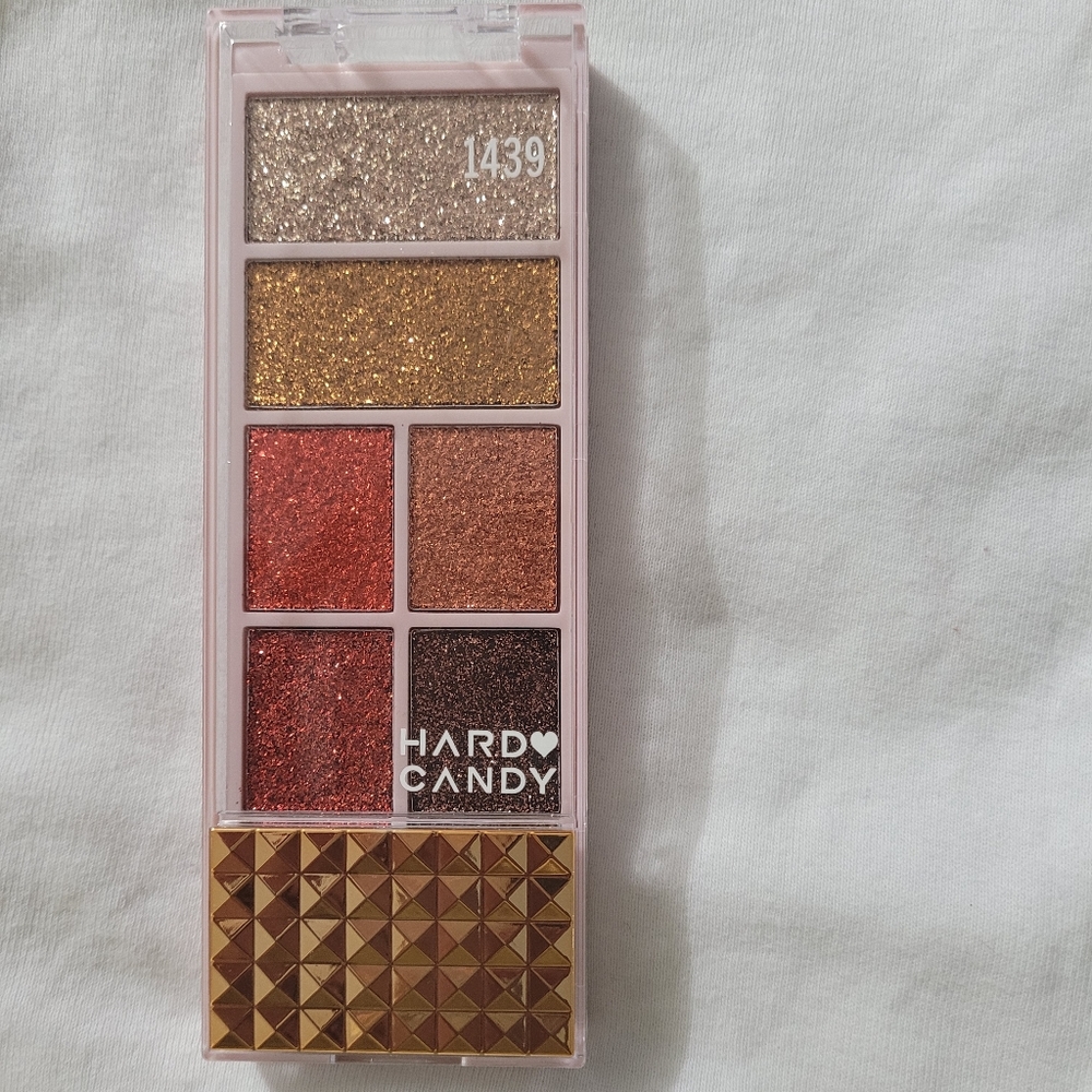 Eyeshadow - Picture 3 of 3